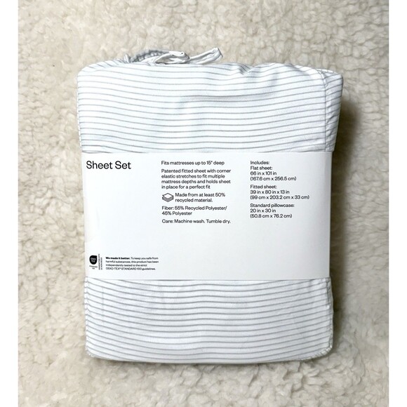 Room Essentials Twin/Twin XL Sheet Set 3-Pc Set White Gray Stripe Microfiber NEW - Picture 2 of 2
